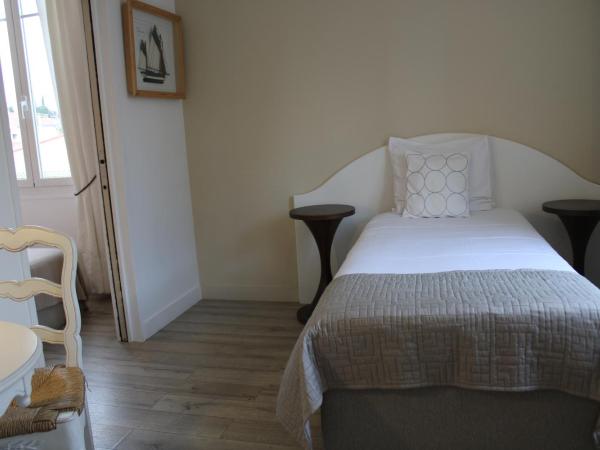 Hôtel La Villa des Oliviers : photo 10 de la chambre chambre familiale classique