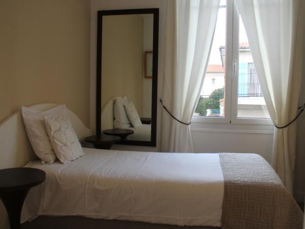 Hôtel La Villa des Oliviers : photo 5 de la chambre chambre familiale classique