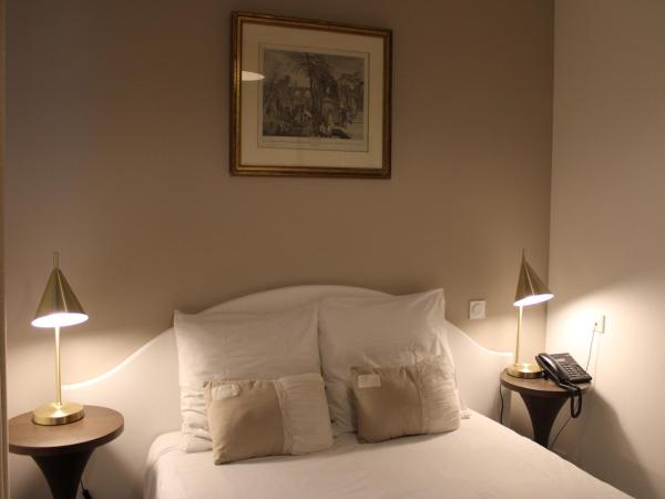 Hôtel La Villa des Oliviers : photo 2 de la chambre chambre double avec terrasse