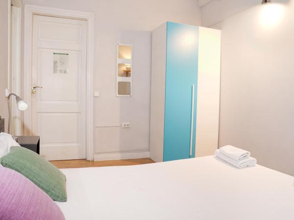 Wow Hostel Barcelona : photo 7 de la chambre chambre double avec salle de bains privative