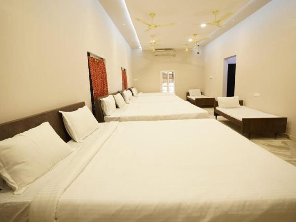 Farm Stay Resort - Shamirpet, Hyderabad : photo 1 de la chambre chambre familiale supérieure