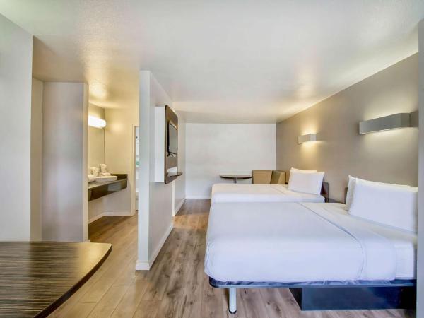 Studio 6-San Antonio, TX - Airport : photo 1 de la chambre suite standard - non-fumeurs