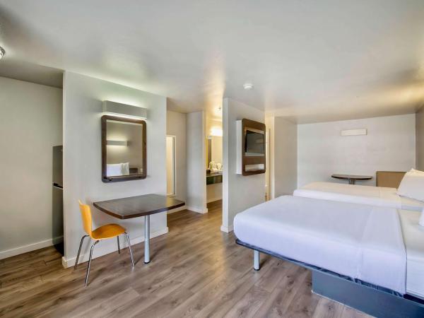 Studio 6-San Antonio, TX - Airport : photo 3 de la chambre suite standard - non-fumeurs