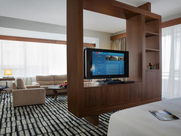 Jumeira Rotana - Dubai : photo 1 de la chambre chambre lit king-size