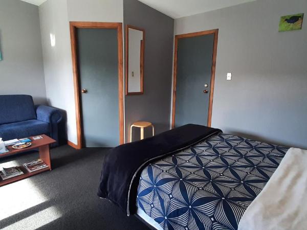 Koutu Beach Bed and Breakfast : photo 2 de la chambre chambre double deluxe avec lit d'appoint