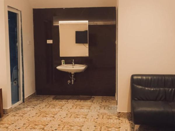 Farm Stay Resort - Shamirpet, Hyderabad : photo 5 de la chambre chambre deluxe avec 2 lits queen-size