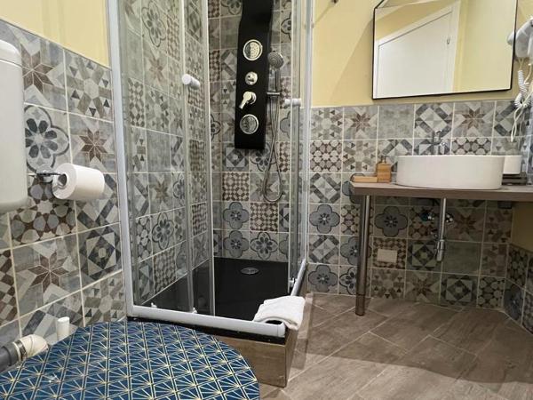 Domus La Foce Hotel : photo 5 de la chambre chambre double avec salle de bains privative