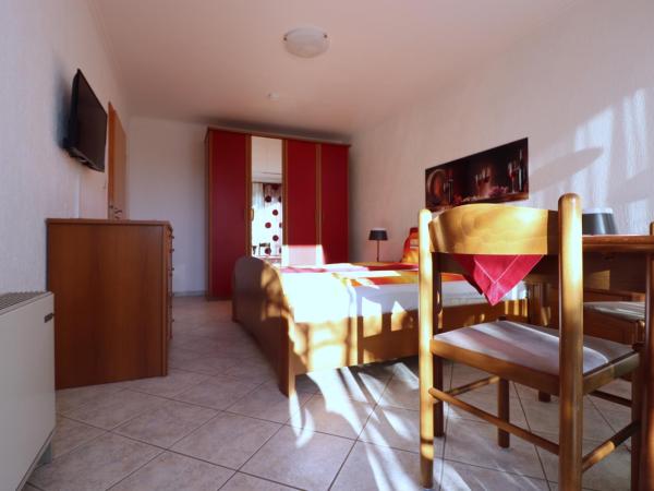 Villa Sojat : photo 7 de la chambre chambre familiale avec terrasse 