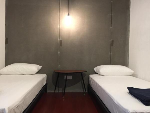 The Frame Guesthouse : photo 5 de la chambre chambre lits jumeaux avec salle de bains commune