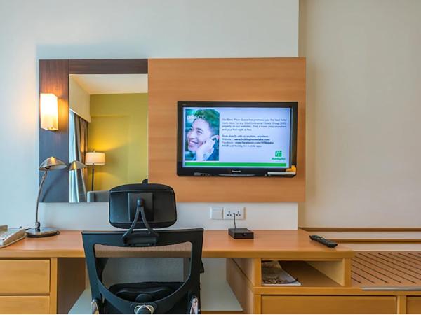 Holiday Inn Melaka, an IHG Hotel : photo 2 de la chambre chambre king standard avec vue sur mer