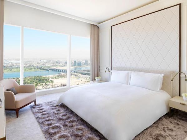 Sofitel Dubai The Obelisk : photo 8 de la chambre suite présidentielle 2 chambres avec accès au club millésime, salle de sport privée et terrasse