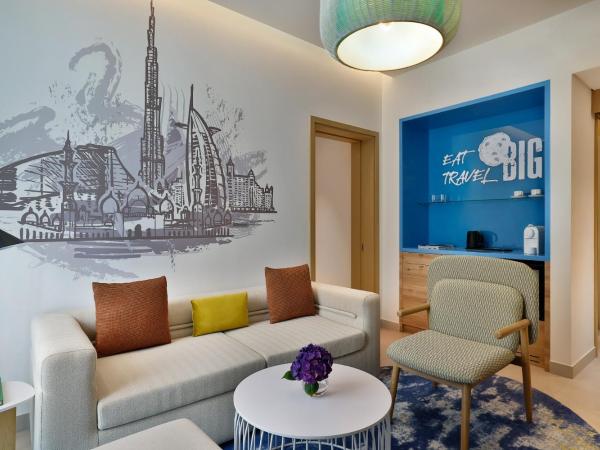 NH Collection Dubai The Palm : photo 1 de la chambre suite club 1 chambre - vue sur mer