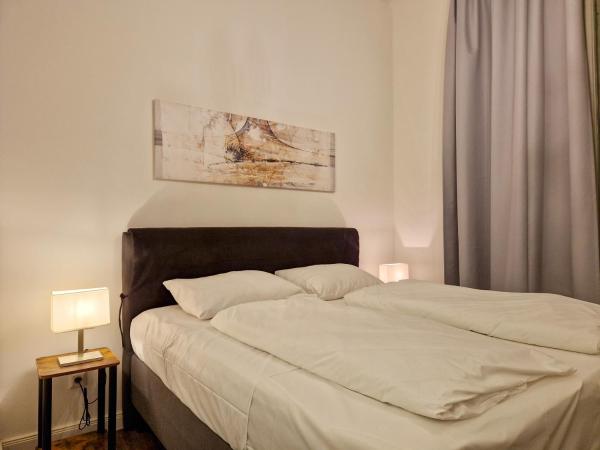 Pension Mozart - Newly Renovated : photo 5 de la chambre suite junior avec vue sur la ville