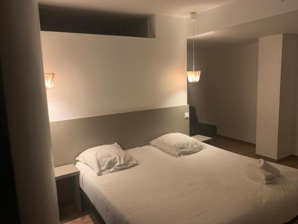 Hôtel Saint Roch Montpellier Centre : photo 4 de la chambre chambre double ou lits jumeaux supérieure