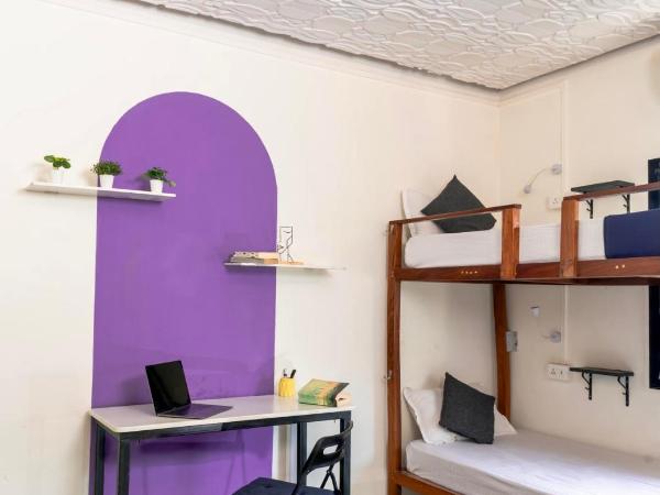 Locomo Mumbai - Stay Work Eat : photo 1 de la chambre lit dans dortoir mixte de 6 lits