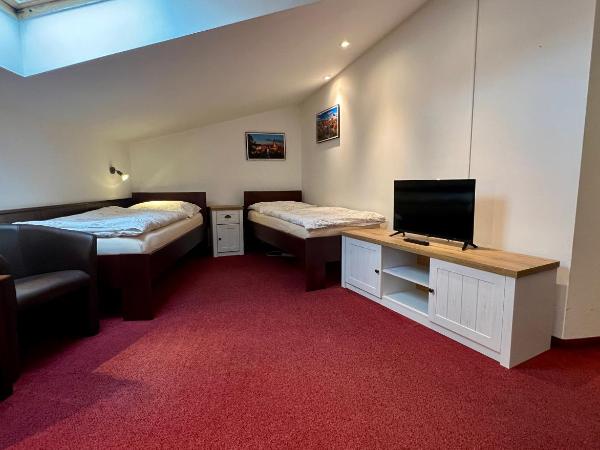 Pension Tenis - Centrum : photo 2 de la chambre chambre quadruple