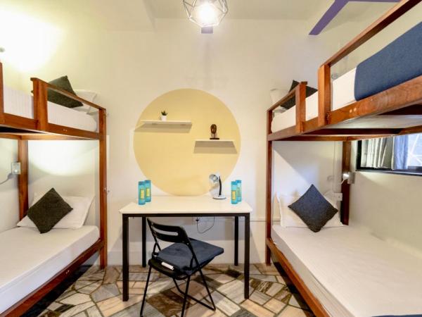 Locomo Mumbai - Stay Work Eat : photo 1 de la chambre lit dans dortoir premium de 4 lits