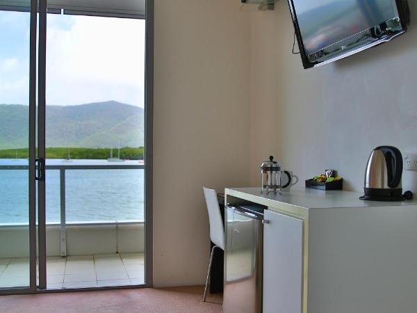 Cairns Private Apartments : photo 7 de la chambre chambre double ou lits jumeaux - vue sur port