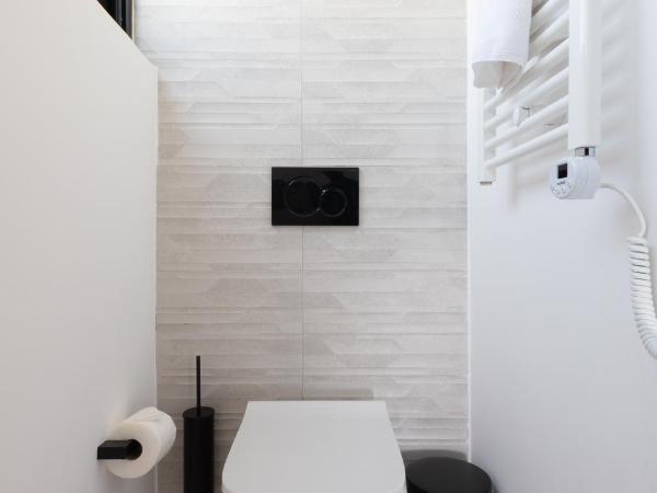 LUX&EASY Athens Metro Suites : photo 8 de la chambre suite maisonnette 2 chambres avec jacuzzi