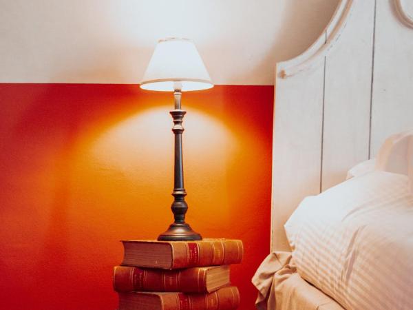 Château le Bouïs : photo 7 de la chambre chambre double ou lits jumeaux de luxe - vue sur parc