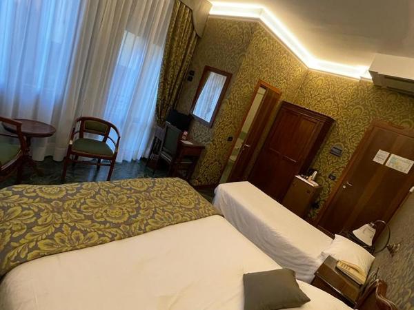 Hotel Al Malcanton : photo 4 de la chambre chambre triple supérieure avec balcon - annexe