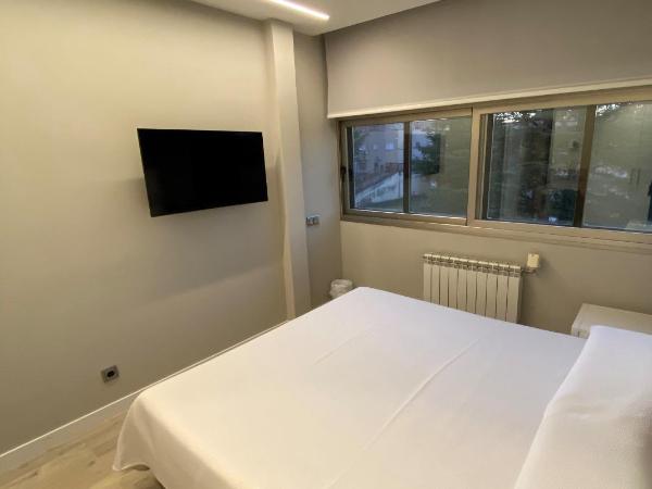 Hotel Escuela Madrid : photo 6 de la chambre chambre double ou lits jumeaux