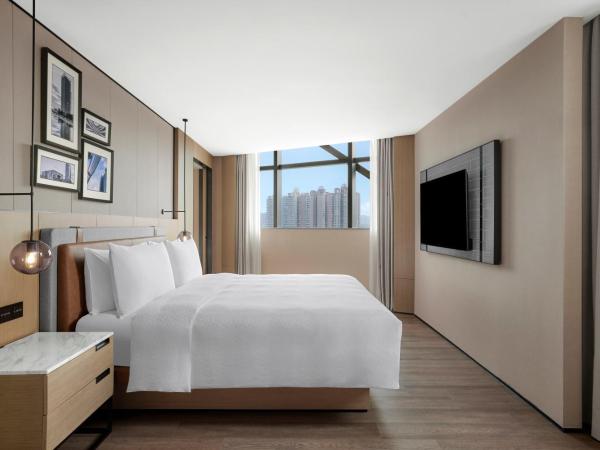 Four Points by Sheraton Shenzhen Bao'an : photo 2 de la chambre suite lit king-size premium - vue sur ville