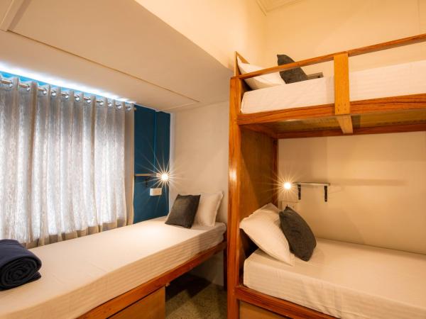 Locomo Mumbai - Stay Work Eat : photo 4 de la chambre lit dans dortoir mixte de 8 lits
