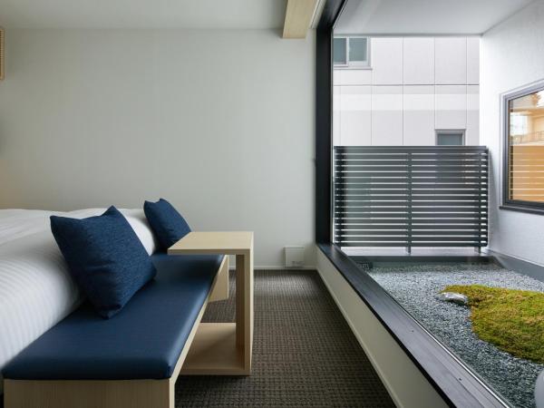 HOTEL KYOTOLOGY : photo 2 de la chambre deluxe king room with bath - no cleaning for consecutive night stays