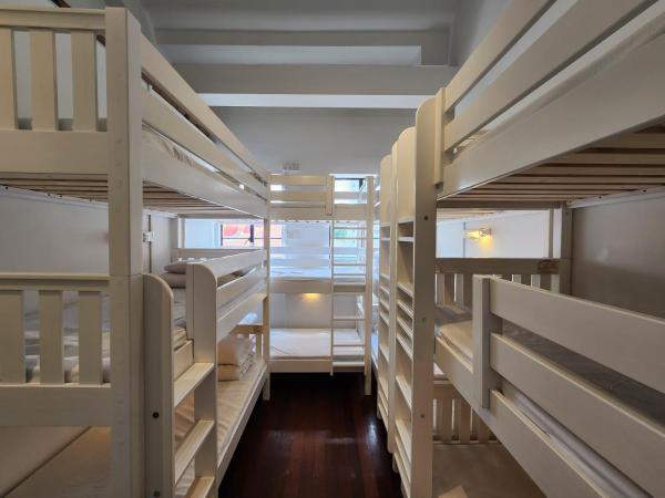 BEAT Arts Hostel at Chinatown : photo 2 de la chambre bed in triple-deck 12-bed mixed dorm