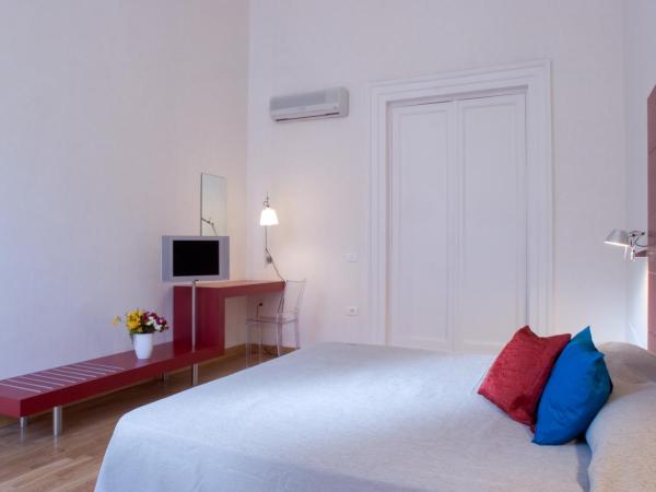 Hotel Piazza Bellini & Apartments : photo 4 de la chambre chambre double ou lits jumeaux standard