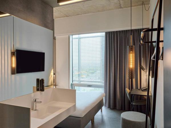 Zleep Madrid Airport : photo 4 de la chambre chambre double standard