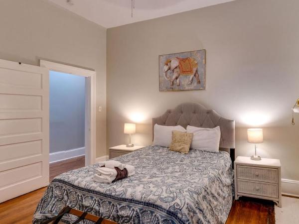 Comfortable Escape in Historic Downtown Savannah : photo 1 de la chambre maison 2 chambres