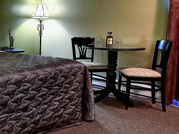 Hotel & Suites Monte-Cristo : photo 3 de la chambre chambre lit queen-size