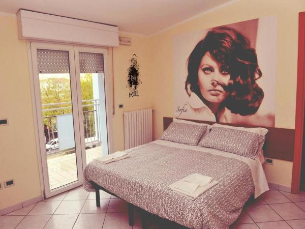 Hotel Villa del Parco : photo 3 de la chambre chambre familiale standard