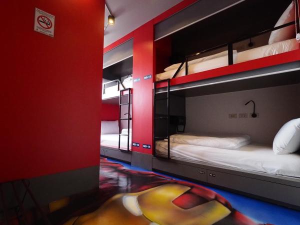 Stardust Boutique Hotel : photo 3 de la chambre lits superposés dans dortoir masculin 