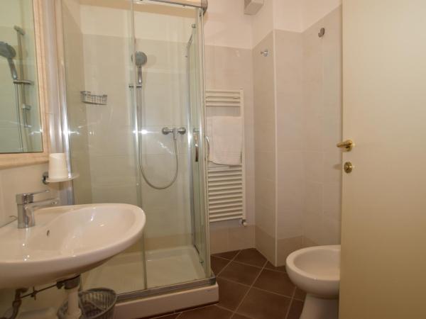 Hotel Villa del Parco : photo 10 de la chambre chambre double ou lits jumeaux supérieure