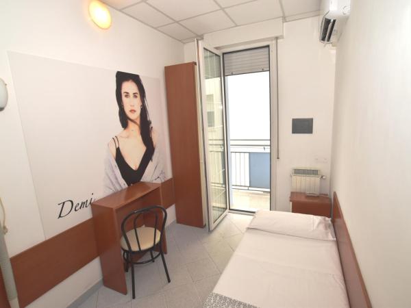 Hotel Villa del Parco : photo 2 de la chambre chambre simple standard