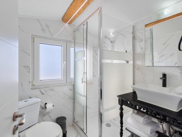 Marina Blue - Apartments & Suites : photo 4 de la chambre chambre double avec balcon - vue sur mer