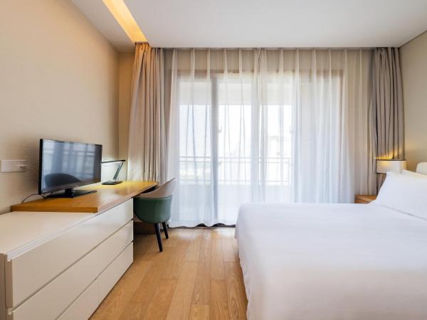 Holiday Inn & Suites Suzhou Yangcheng Lake, an IHG Hotel : photo 3 de la chambre two-bedroom king suite with two king beds and balcony