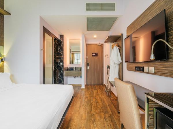 Mercure Singapore Tyrwhitt : photo 2 de la chambre chambre double privilège avec terrasse