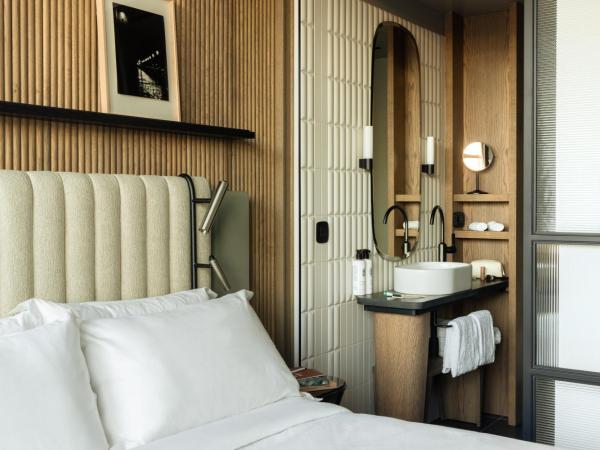 Hôtel Dame des Arts : photo 1 de la chambre chambre classique