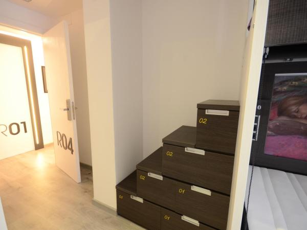 Free Hostels Barcelona : photo 6 de la chambre lit dans dortoir pour femmes de 4 lits