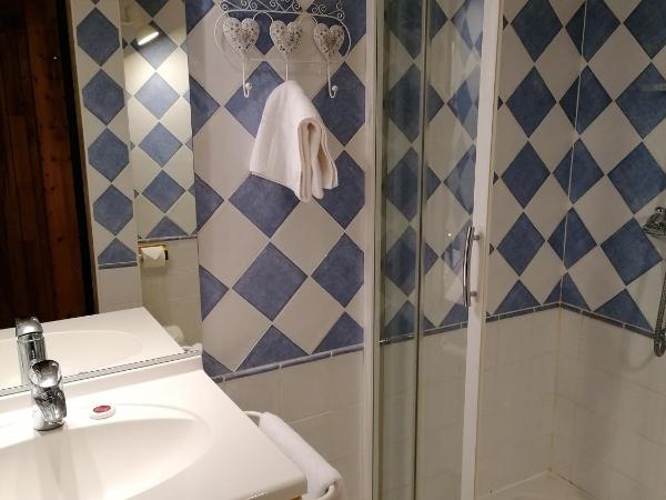 Hôtel Le Lievre Blanc : photo 2 de la chambre chambre double mansardée sous combles