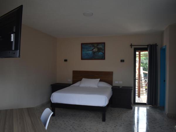 LUNA AZUL BY UVAS : photo 2 de la chambre chambre double ou lits jumeaux avec balcon