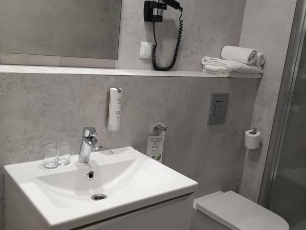 Korona Gold - Korona Hotel Wrocław : photo 4 de la chambre pokój typu standard z łóżkiem king size od strony dziedzińca - 3 gwiazdki