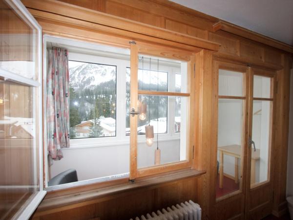 juhui Arosa : photo 2 de la chambre chambre double avec salle de bains privative