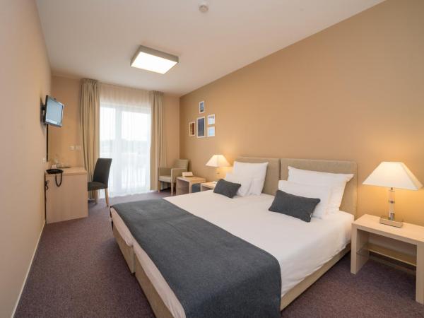 Hotel Zlatna Vala : photo 1 de la chambre chambre double - vue sur mer