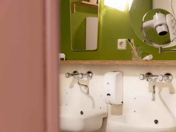 Hostel Ani&Haakien : photo 6 de la chambre lit dans un dortoir de 4 lits