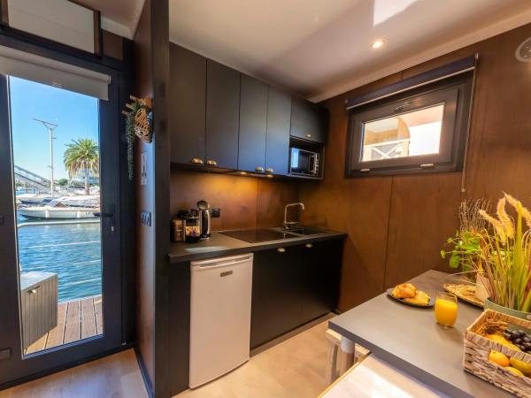 Escale Royale Frejus : photo 6 de la chambre suite lit king-size avec baignoire spa